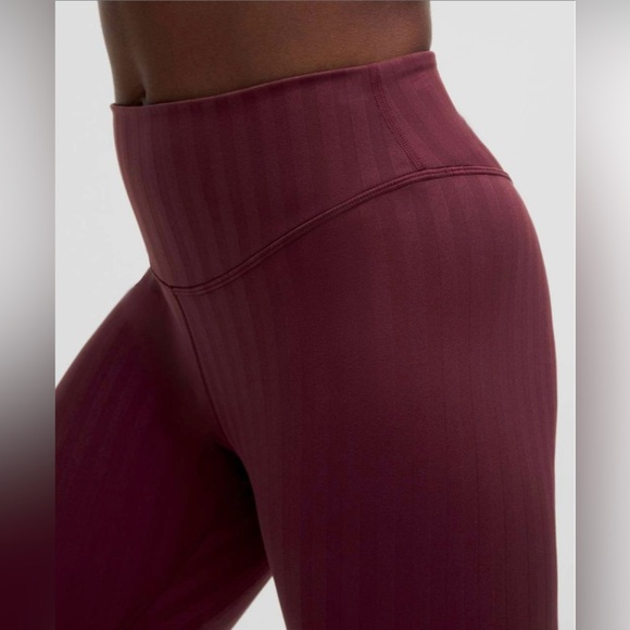 Lululemon Wunder Under High-Rise Tight 25" *Tonal Stripe
Garnet - Picture 2 of 8